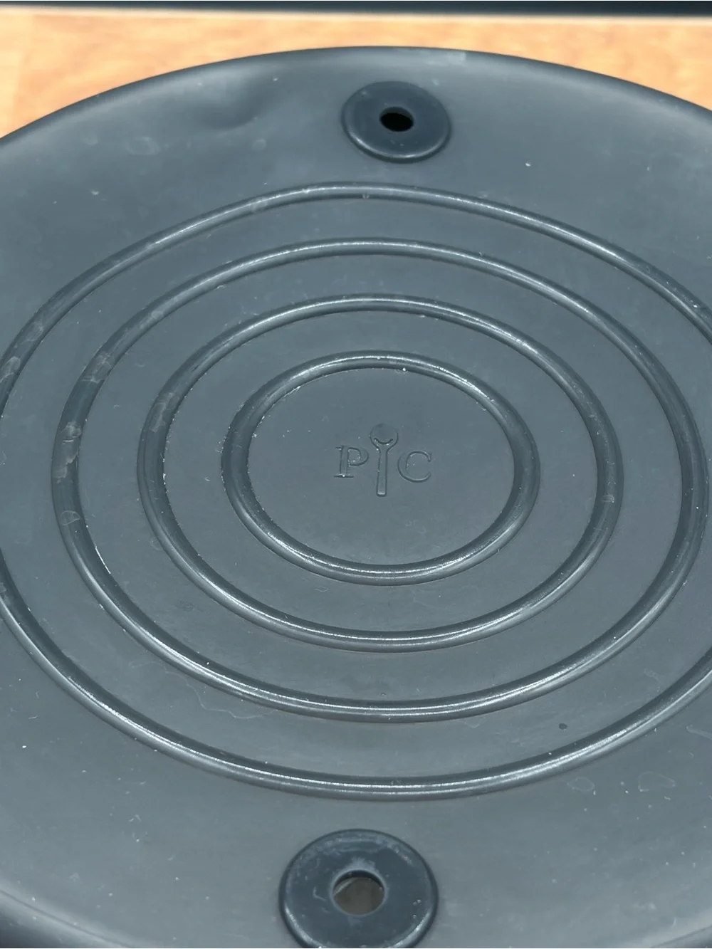 2018 Pampered Chef Quick Cooker With Stretch Silicon Vented Lid Gray Ceramic